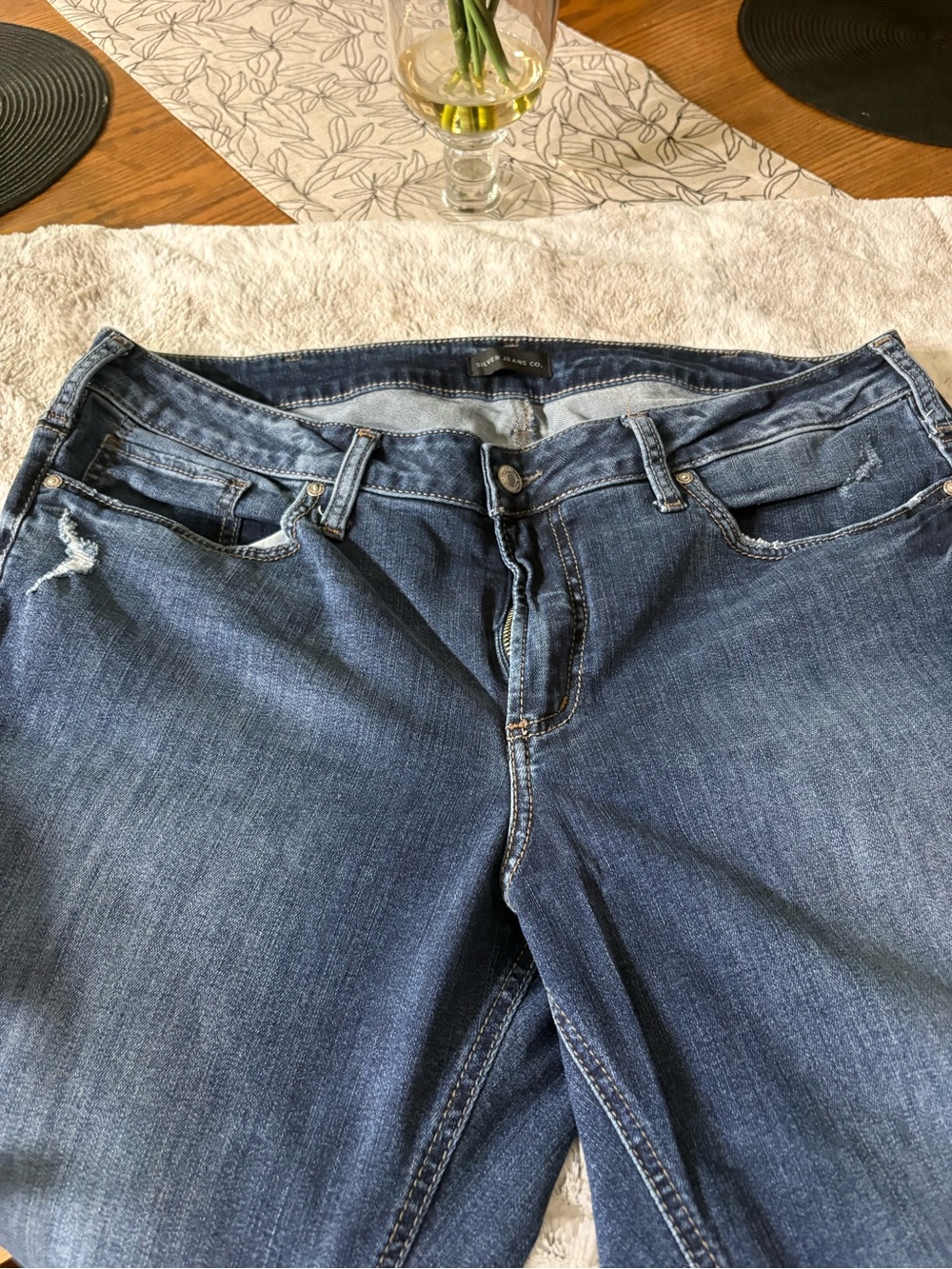 Silver Jeans Straight Leg in Dark Blue Wash